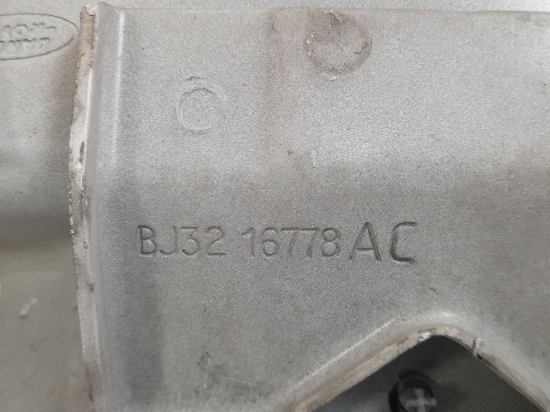 Recambio de travesaño superior para land rover discovery sport (l550) 2.0 d 4x4 referencia OEM IAM BJ3216778AC  