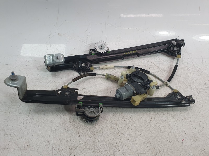 Recambio de elevalunas trasero izquierdo para maserati levante suv (m161) 3.0 d q4 referencia OEM IAM 670156111  