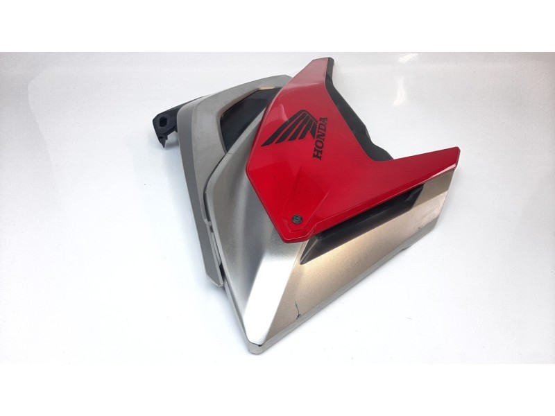Recambio de moldura para honda nc 750 referencia OEM IAM 64371MKWD00  
