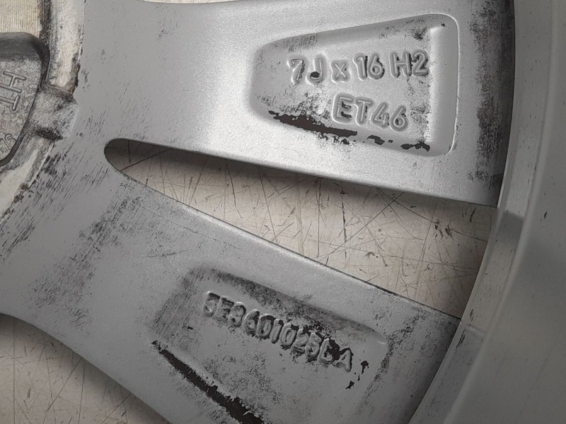 Recambio de llanta para skoda octavia iv (nx3, nn3, pv3) 2.0 tdi referencia OEM IAM 5E3601025AH  