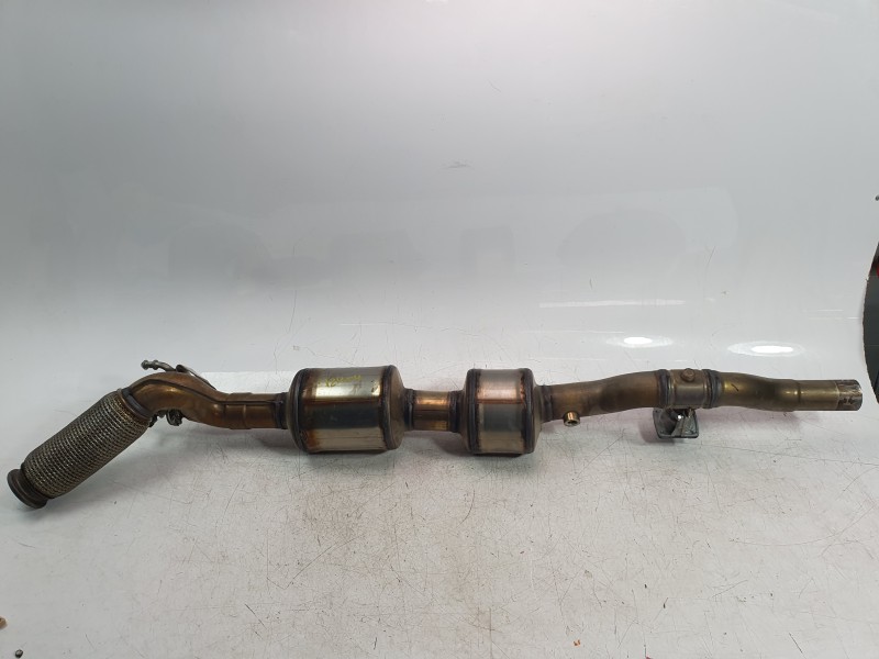 Recambio de catalizador para volkswagen touran (5t1) 2.0 tdi referencia OEM IAM 05L131701K / 05L131701L / 05L230BA  