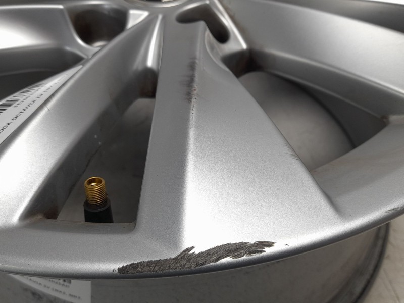 Recambio de llanta para skoda octavia iv (nx3, nn3, pv3) 2.0 tdi referencia OEM IAM 5E3601025AH  