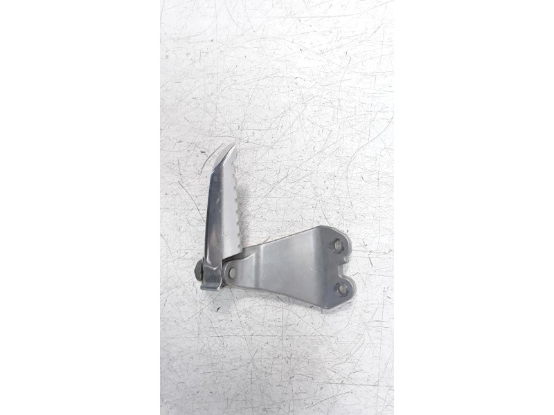 Recambio de estribo para yamaha nmax nmax 125 referencia OEM IAM B6HF74400000  