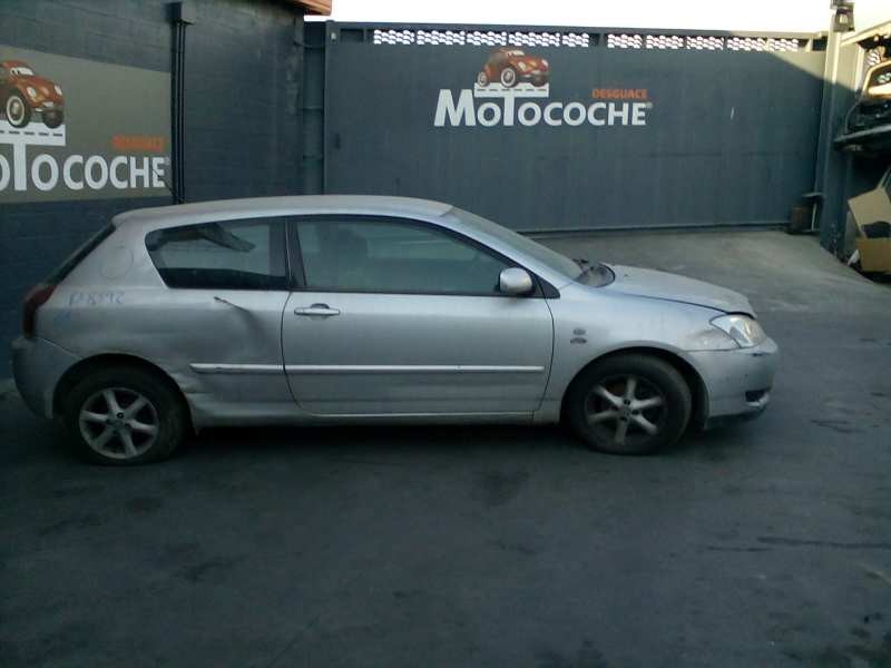 toyota corolla (e12) del año 2001