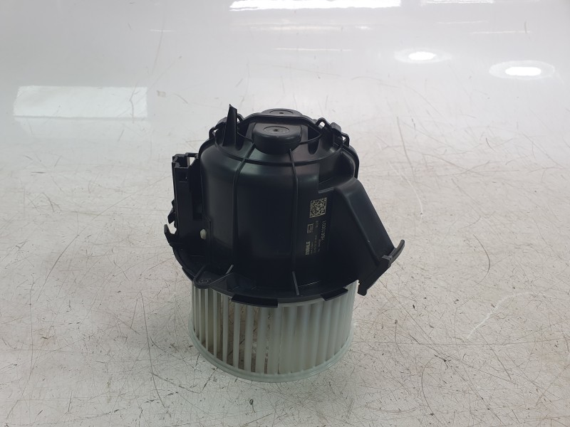 Recambio de ventilador calefaccion para opel crossland x / crossland (p17, p2qo) 1.2 (75) referencia OEM IAM 9818270880 HB613001