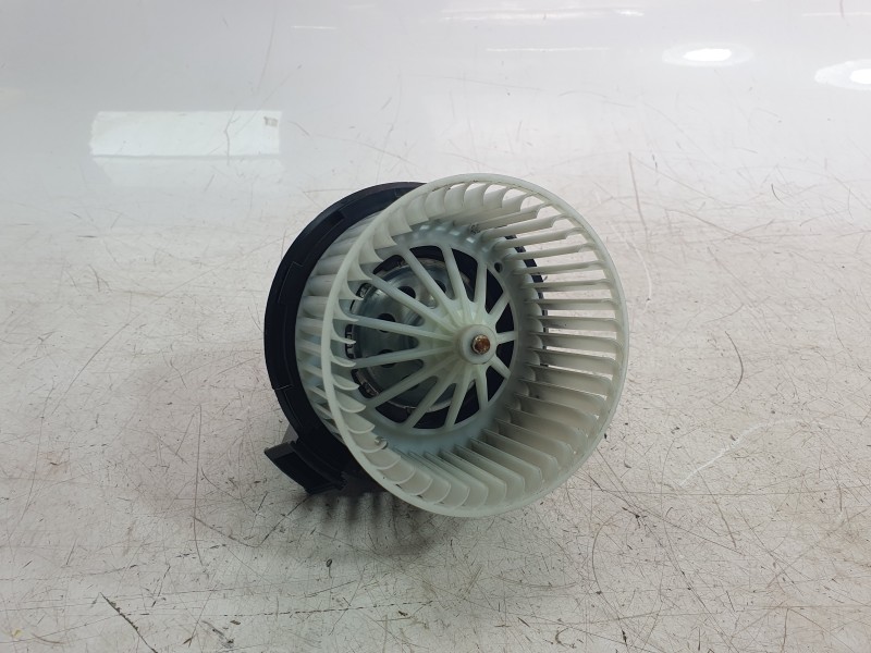 Recambio de ventilador calefaccion para opel crossland x / crossland (p17, p2qo) 1.2 (75) referencia OEM IAM 9818270880 HB613001