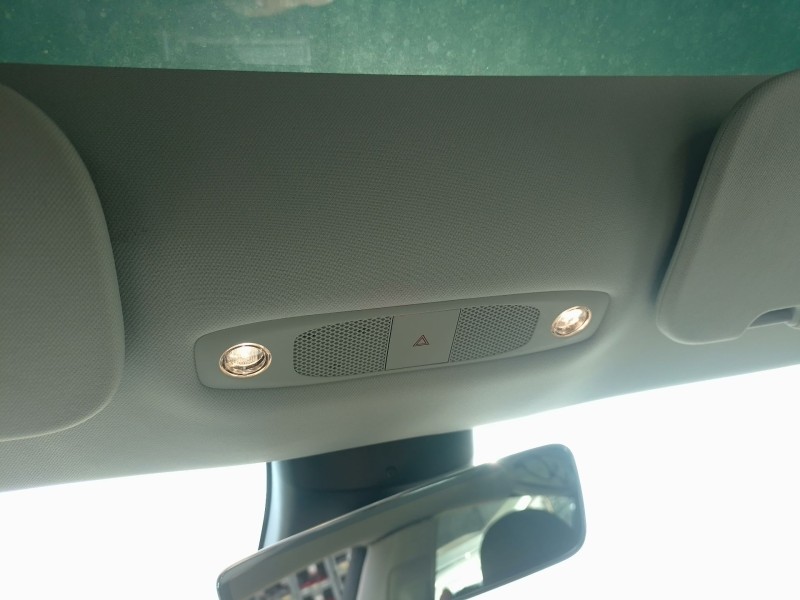 Recambio de luz interior para tesla model 3 ev referencia OEM IAM   