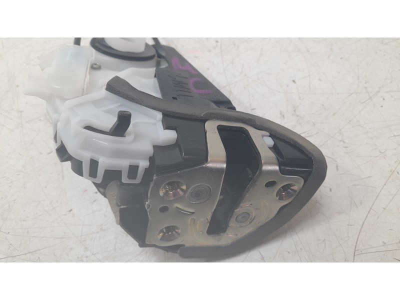 Recambio de cerradura puerta trasera derecha para toyota yaris cross (mxp_) 1.5 hybrid (mxpj10) referencia OEM IAM 69050K0030  