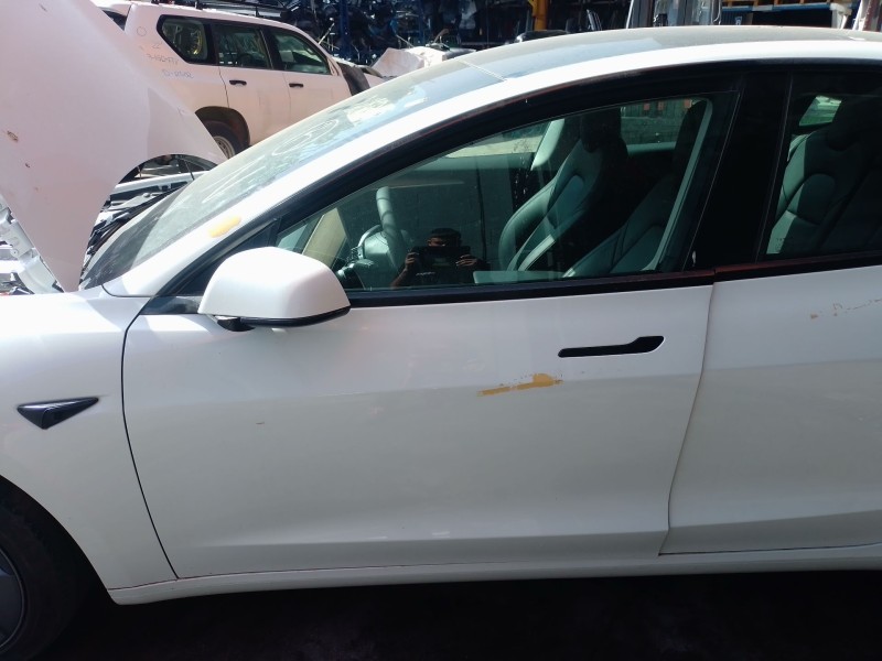 Recambio de puerta delantera izquierda para tesla model 3 ev referencia OEM IAM   
