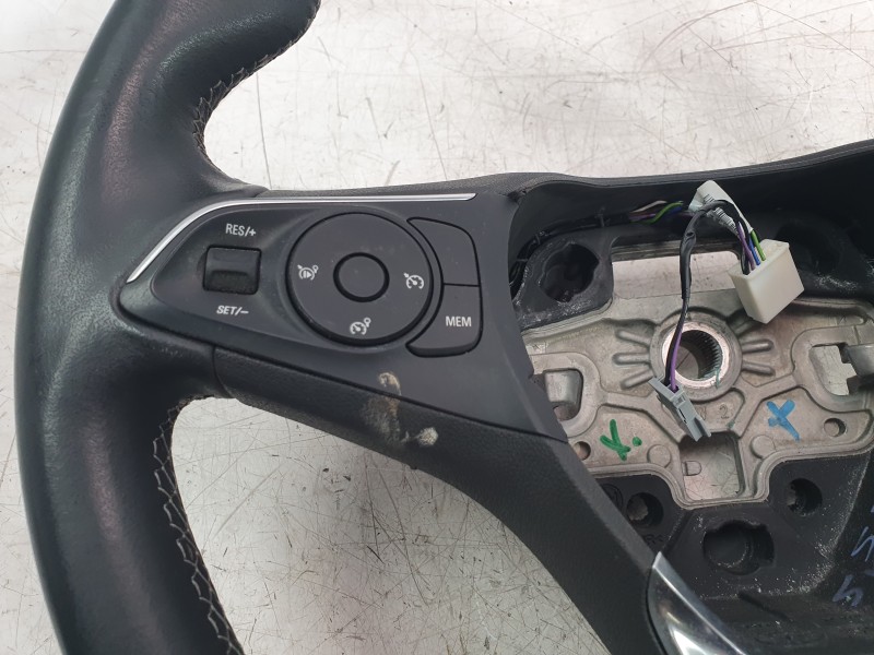 Recambio de volante para opel crossland x / crossland (p17, p2qo) 1.2 (75) referencia OEM IAM 39187905  