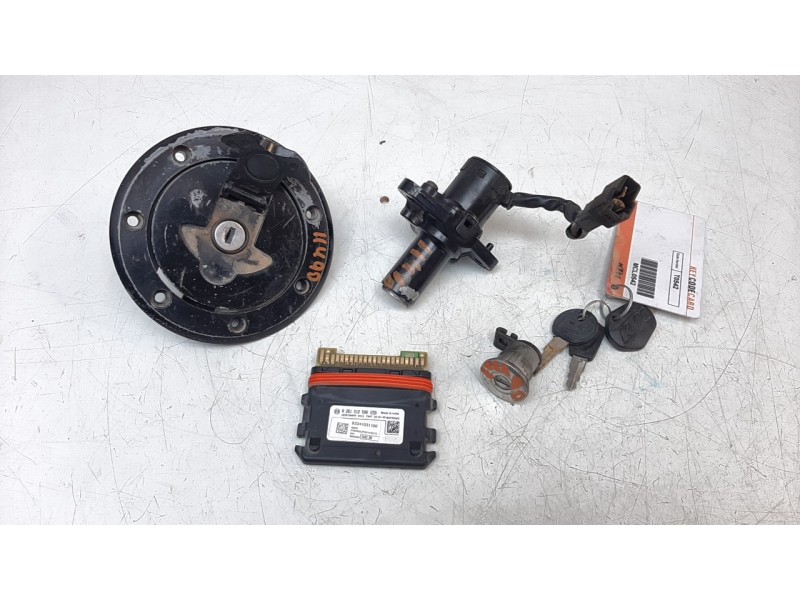 Recambio de conmutador de arranque para ktm 390 duke 390 duke referencia OEM IAM 93011066044  