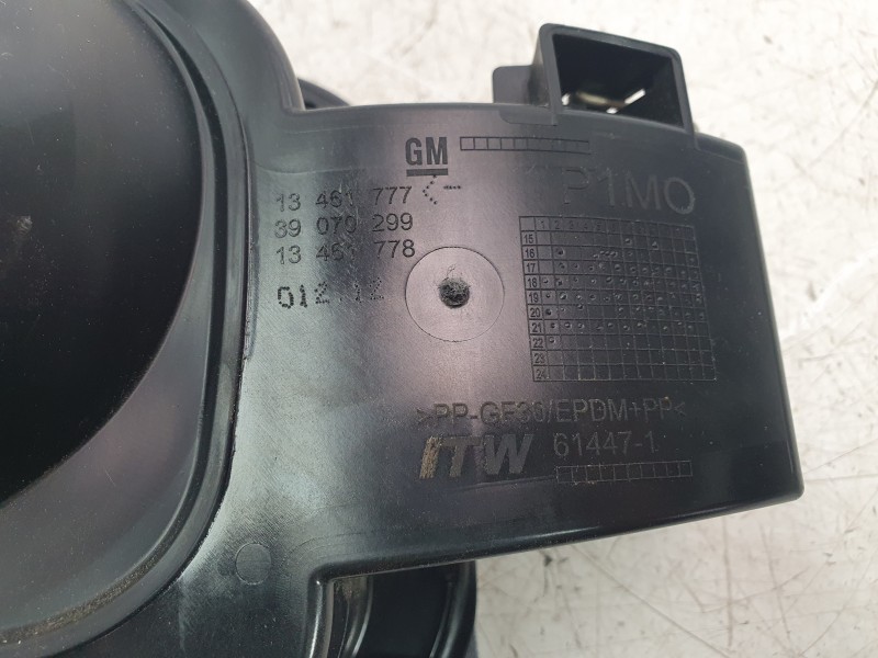 Recambio de tapa exterior combustible para opel crossland x / crossland (p17, p2qo) 1.2 (75) referencia OEM IAM 13461777 / 39079