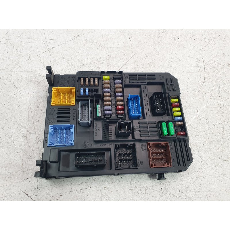 Recambio de caja reles / fusibles para opel crossland x / crossland (p17, p2qo) 1.2 (75) referencia OEM IAM 9832880280  