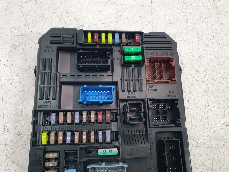 Recambio de caja reles / fusibles para opel crossland x / crossland (p17, p2qo) 1.2 (75) referencia OEM IAM 9832880280  