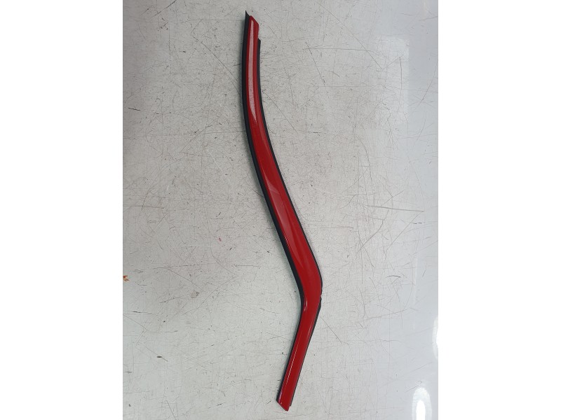 Recambio de moldura para opel crossland x / crossland (p17, p2qo) 1.2 (75) referencia OEM IAM 39008049  