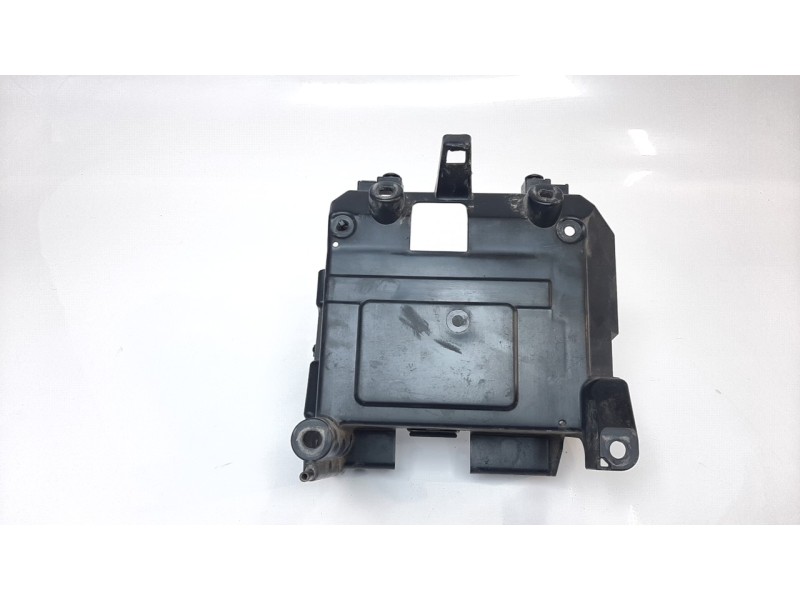 Recambio de moldura para honda nc 750 referencia OEM IAM 81210MKWD00  