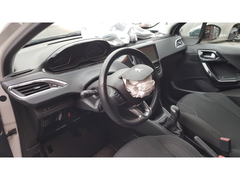 peugeot 208 del año 2016