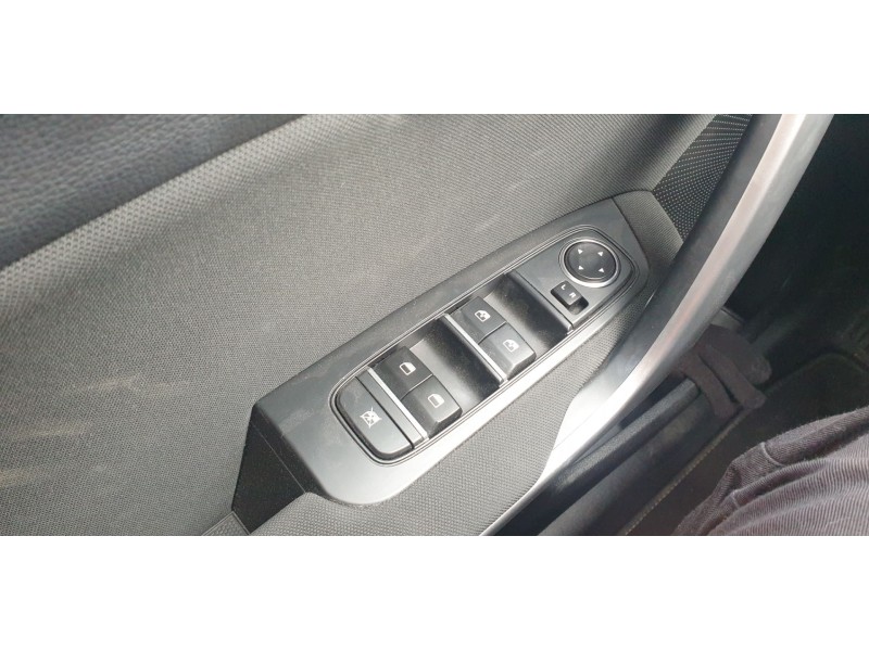 Recambio de mando elevalunas delantero izquierdo para kia xceed drive referencia OEM IAM 93570J7120  