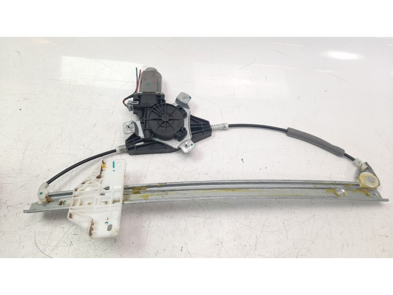 Recambio de elevalunas trasero izquierdo para mahindra kuv 100 2wd nxt referencia OEM IAM 0111HAZ00041N  