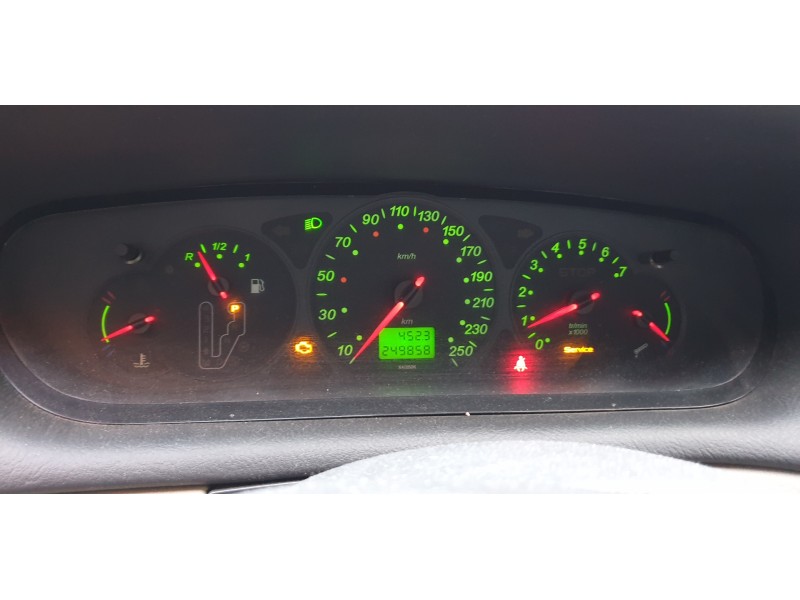 citroen c5 berlina del año 2004