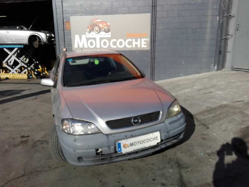 opel astra g berlina del año 2000