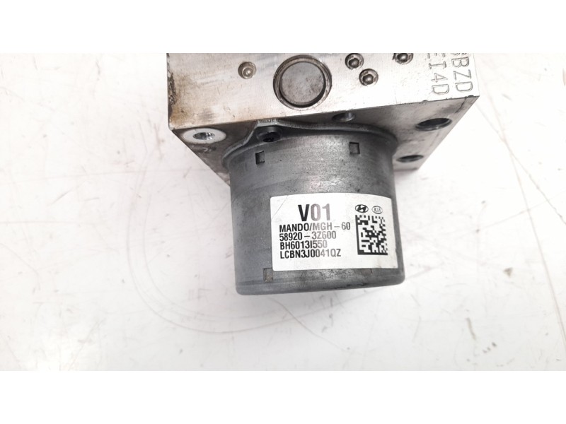 Recambio de abs para hyundai i40 1.7 crdi cat referencia OEM IAM 589203Z600 BH6013I550 LCBN3J0041QZ