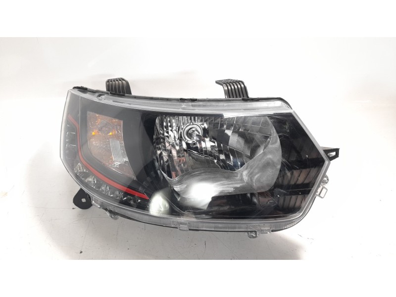 Recambio de faro derecho para mahindra kuv 100 2wd nxt referencia OEM IAM 1701AAA07411N  