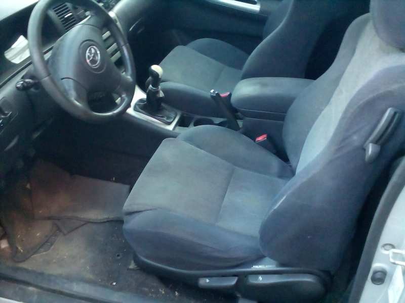 toyota corolla (e12) del año 2001