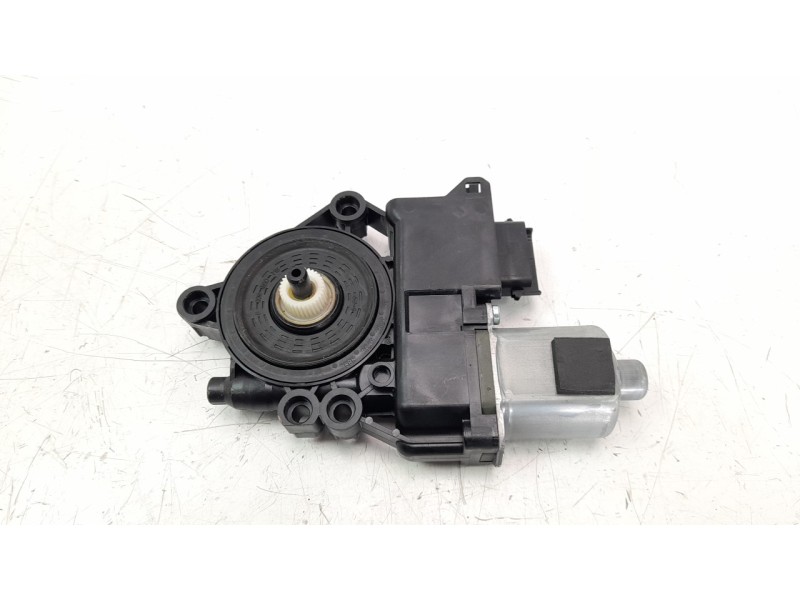 Recambio de motor elevalunas trasero izquierdo para hyundai i40 1.7 crdi cat referencia OEM IAM 834503Z010  