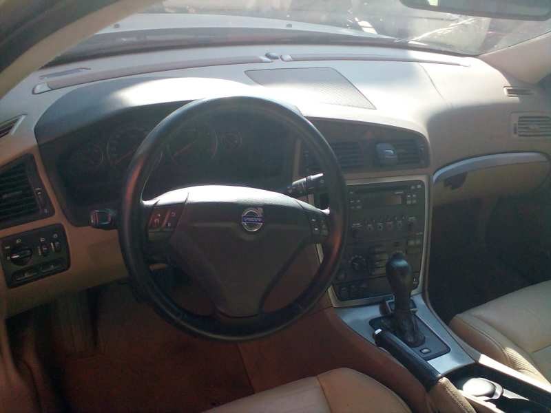 volvo s60 berlina del año 2006