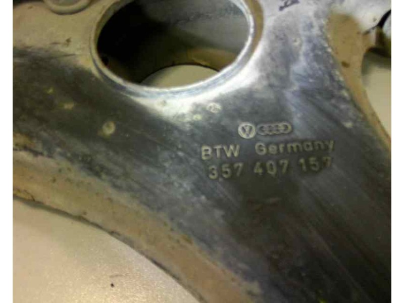 Recambio de brazo suspension inferior delantero izquierdo para volkswagen passat berlina (312) referencia OEM IAM 357407157 3174
