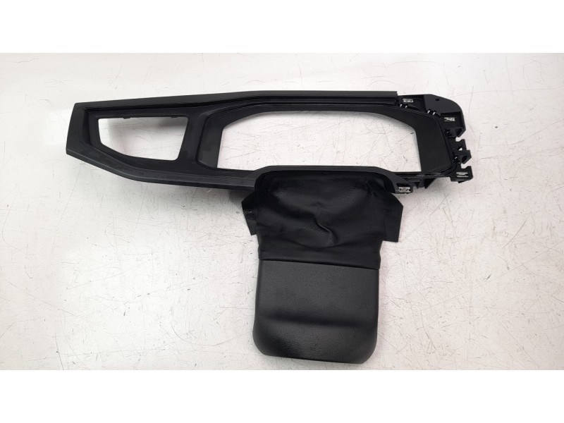 Recambio de moldura para volkswagen polo 1.0 tsi referencia OEM IAM 2G1858417BB  