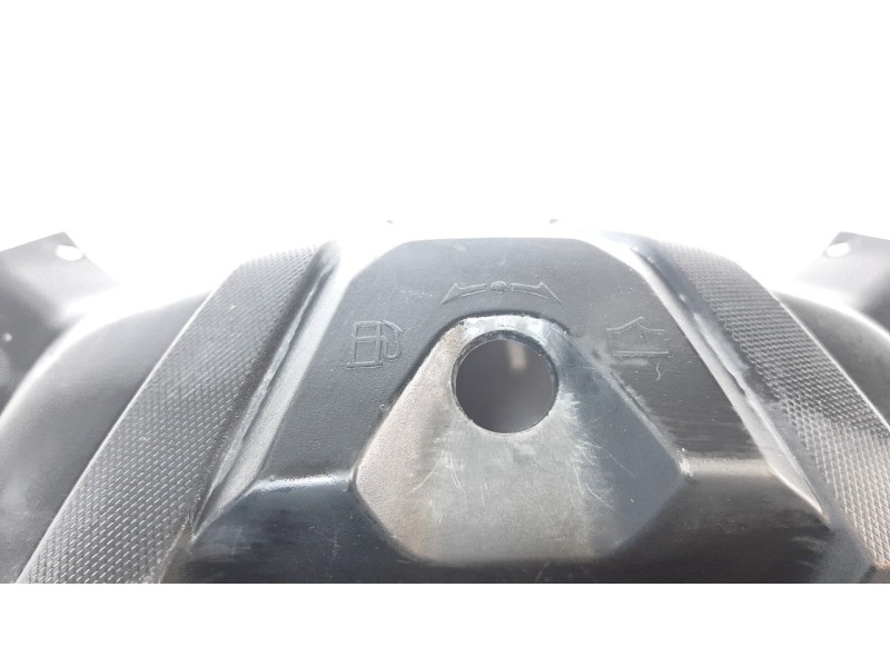 Recambio de moldura para honda nc 750 referencia OEM IAM 64141MKWD00  