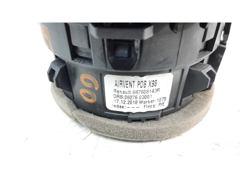 Recambio de aireador derecho para renault clio iv referencia OEM IAM 687608143R  