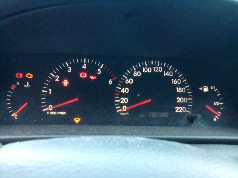 toyota corolla (e12) del año 2001