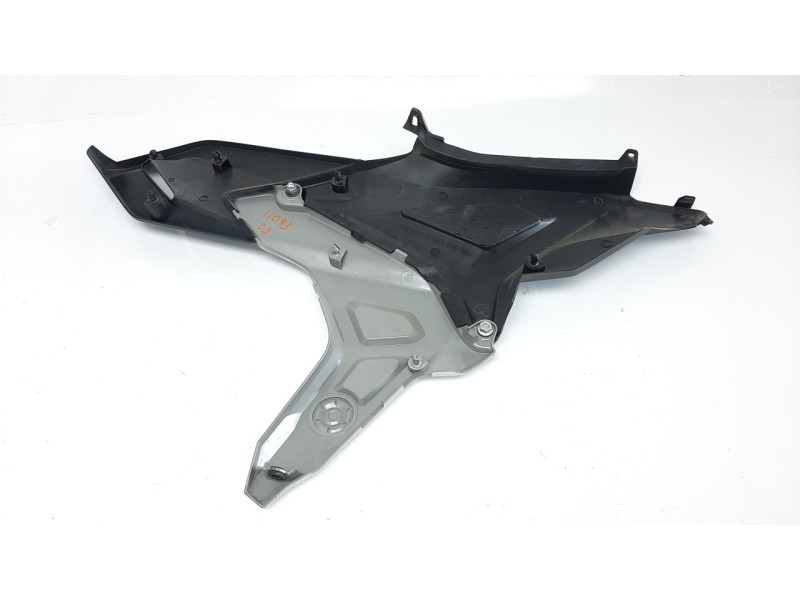Recambio de moldura para honda nc 750 referencia OEM IAM 83511MKWD00 83531MKWD0 