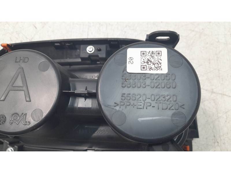 Recambio de moldura para toyota corolla (e21) referencia OEM IAM 5880302050  