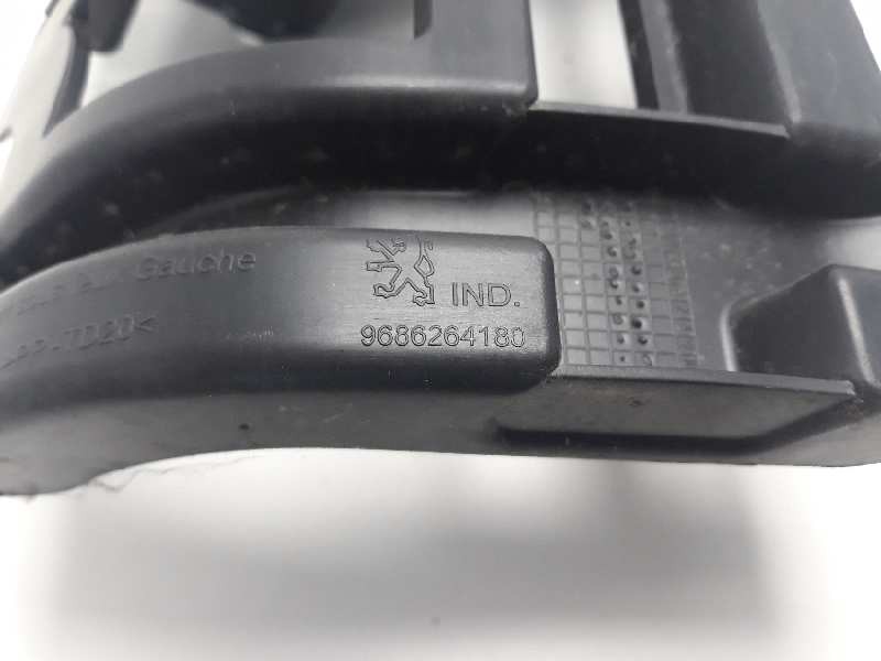 Recambio de molduras traseras para peugeot 5008 1.6 hdi fap referencia OEM IAM 9686264180  