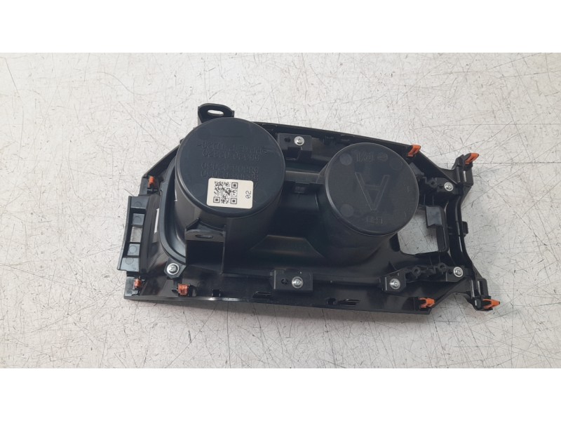 Recambio de moldura para toyota corolla (e21) referencia OEM IAM 5880302050  