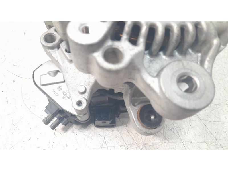 Recambio de alternador para suzuki swift (az) referencia OEM IAM 9615073S02000  