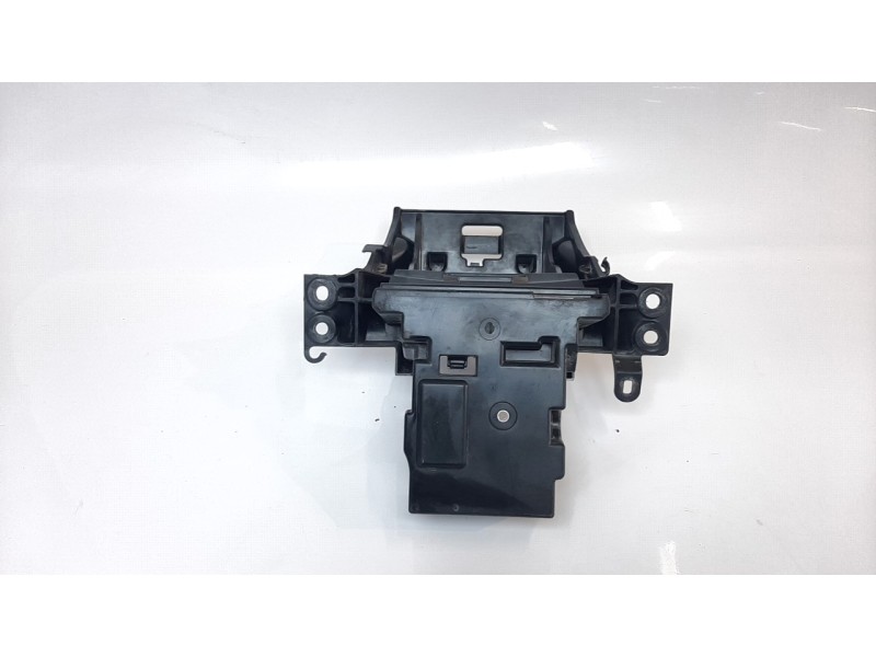 Recambio de moldura para honda nc 750 referencia OEM IAM 50234MKWD00  