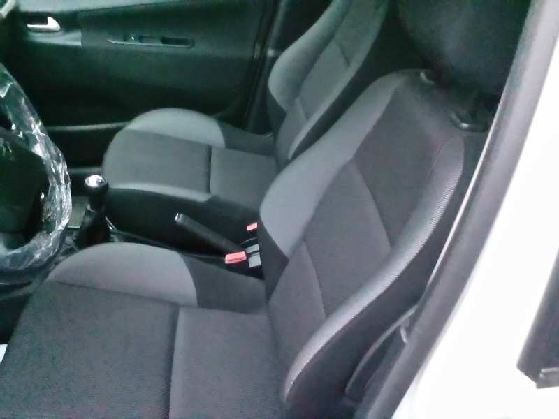 peugeot 207 del año 2010