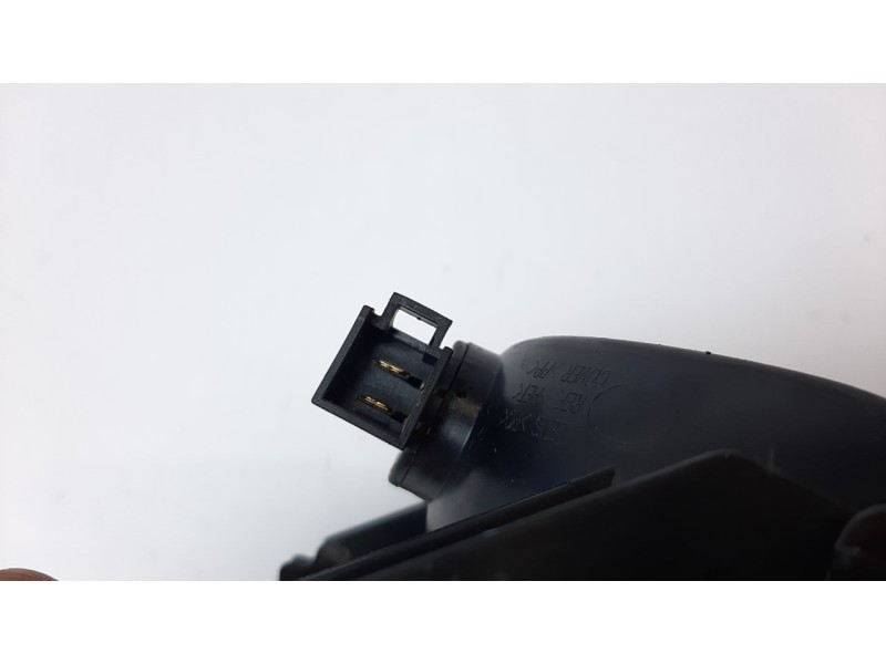 Recambio de luz central de freno para mahindra kuv 100 2wd nxt referencia OEM IAM 7633601  