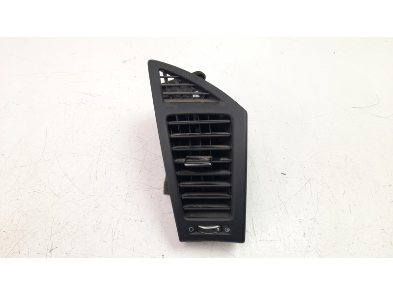 Recambio de rejilla aireadora para hyundai i40 1.7 crdi cat referencia OEM IAM 3Z9749000  