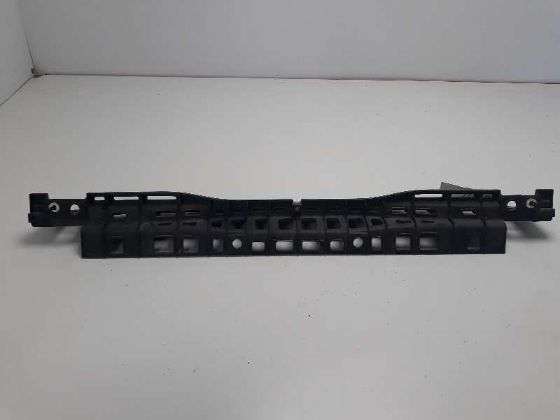 Recambio de molduras traseras para peugeot 5008 1.6 hdi fap referencia OEM IAM 9686247380  