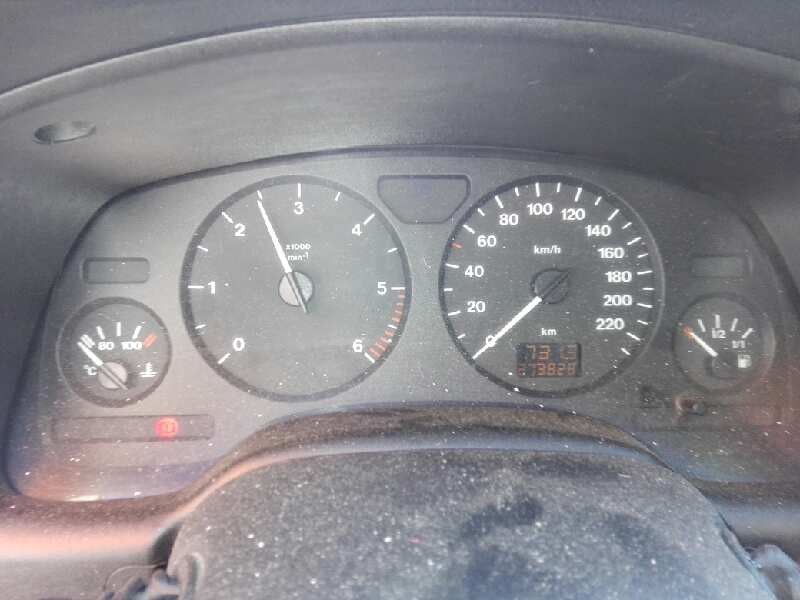 opel astra g berlina del año 2000