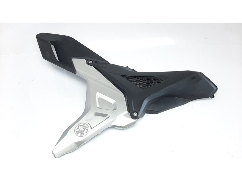 Recambio de moldura para honda nc 750 referencia OEM IAM 83611MKWD00 83631MKWD0 