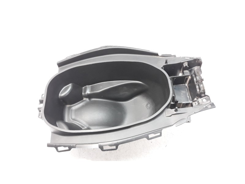 Recambio de portaequipajes para yamaha nmax nmax 125 referencia OEM IAM B6YF473R0000  