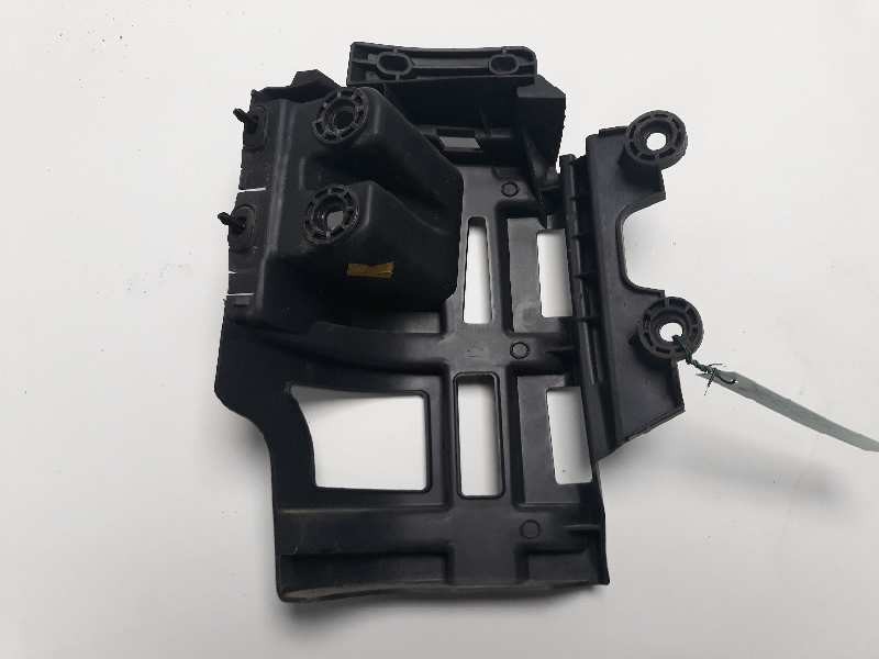 Recambio de molduras traseras para peugeot 5008 1.6 hdi fap referencia OEM IAM 9686252880  