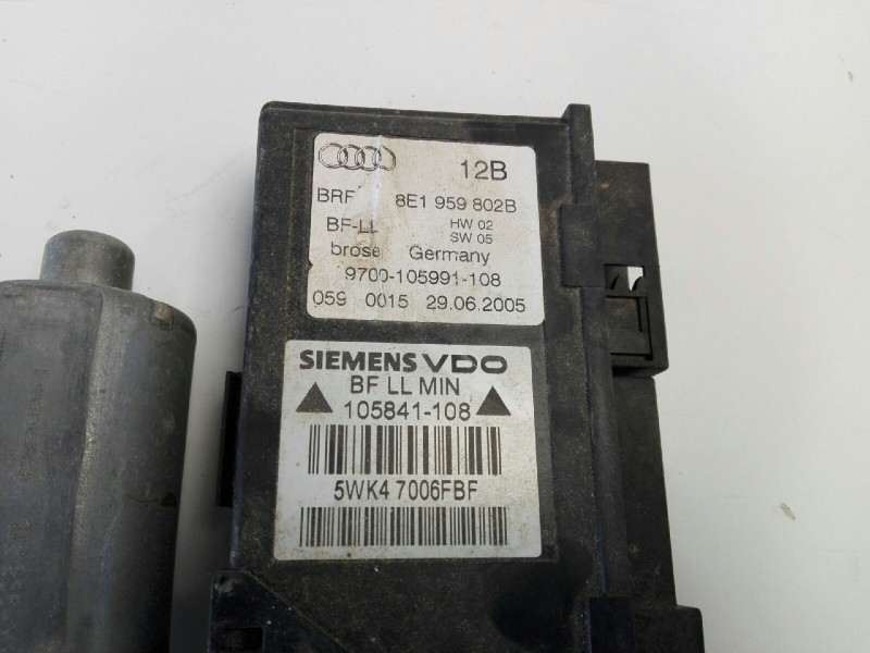 Recambio de motor elevalunas delantero derecho para audi a4 avant (8e) 3.0 tdi quattro referencia OEM IAM 8E1959802G  